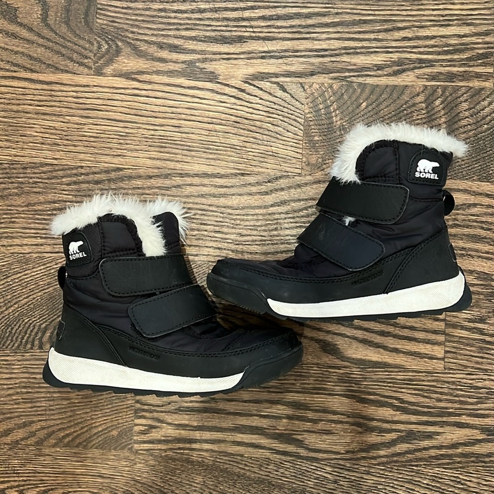 Sorel- Kid's Whitney II Waterproof Winter Boots w/ Faux-Fur Trim- used- size 12